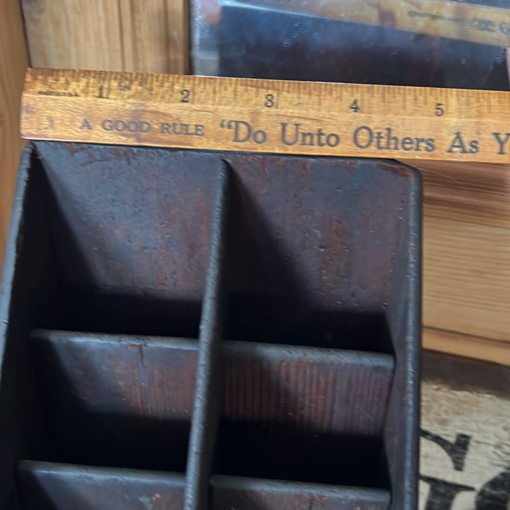 Vintage Wooden Ciggerate Display Case - Picture 8 of 13